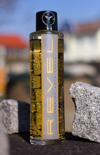 REVEL Gold Vodka Steine